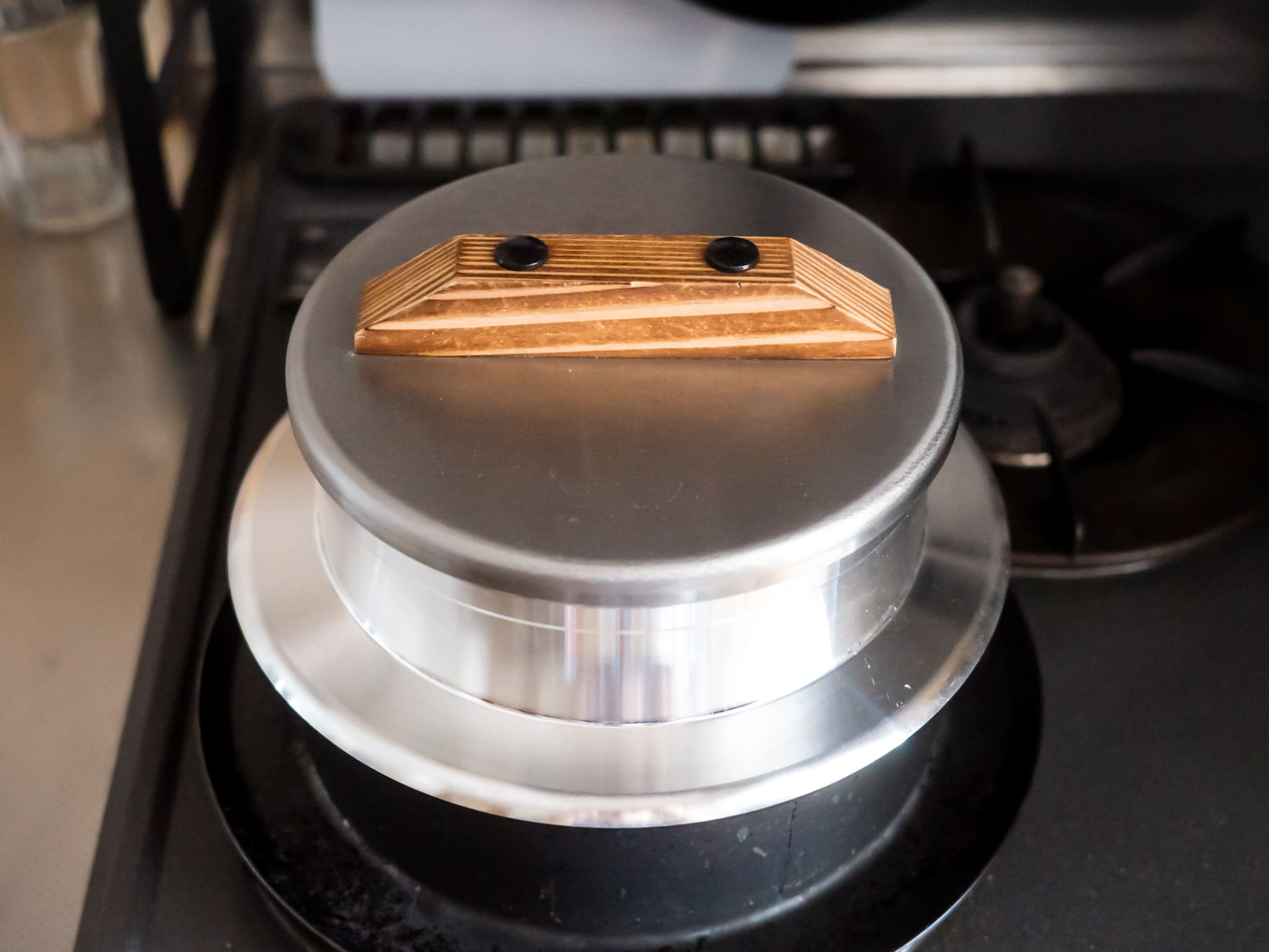 カオマンガイ 炊飯中 羽釜