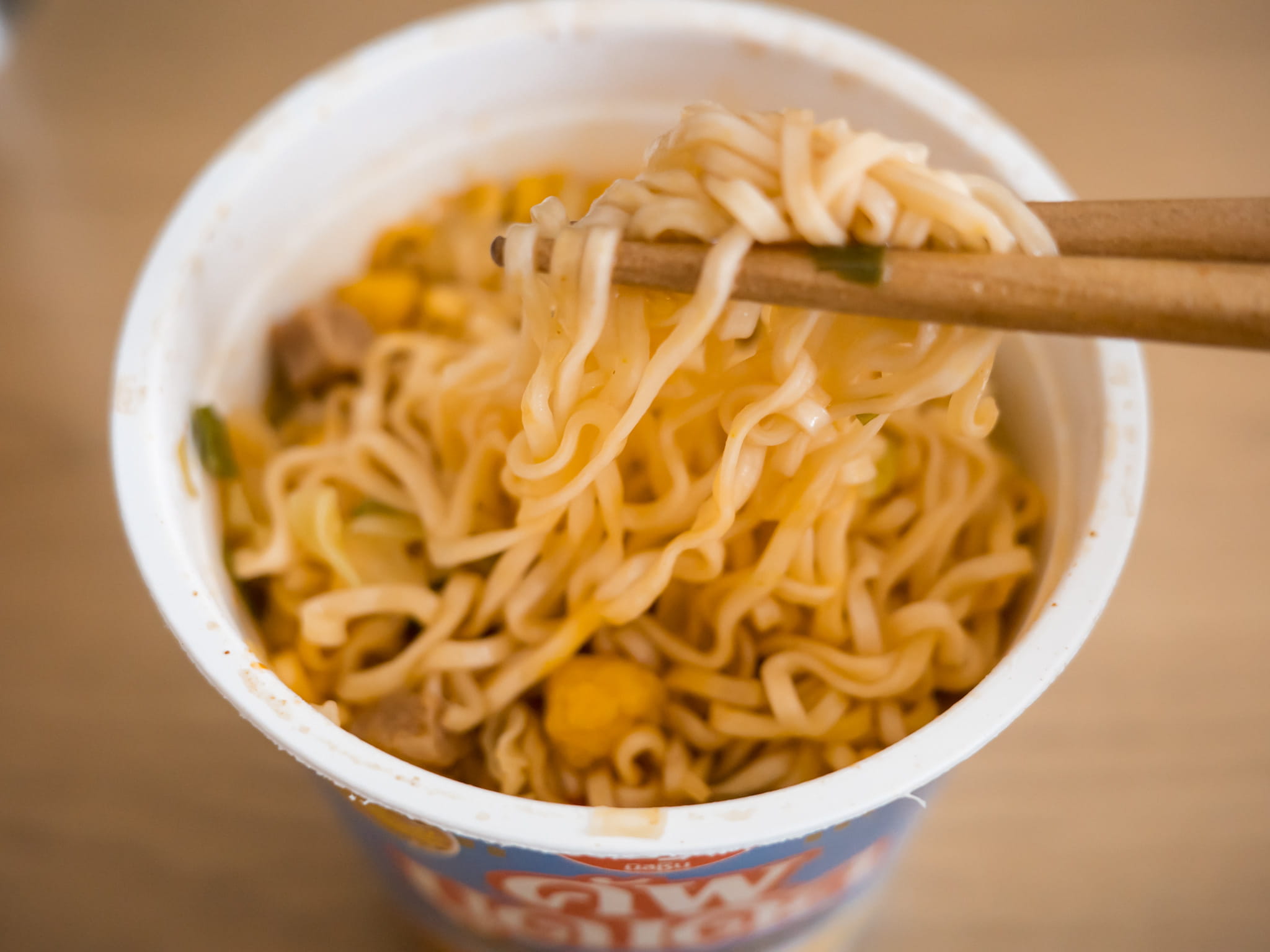 タイ カップヌードル ムーマナオ 調理後 麺